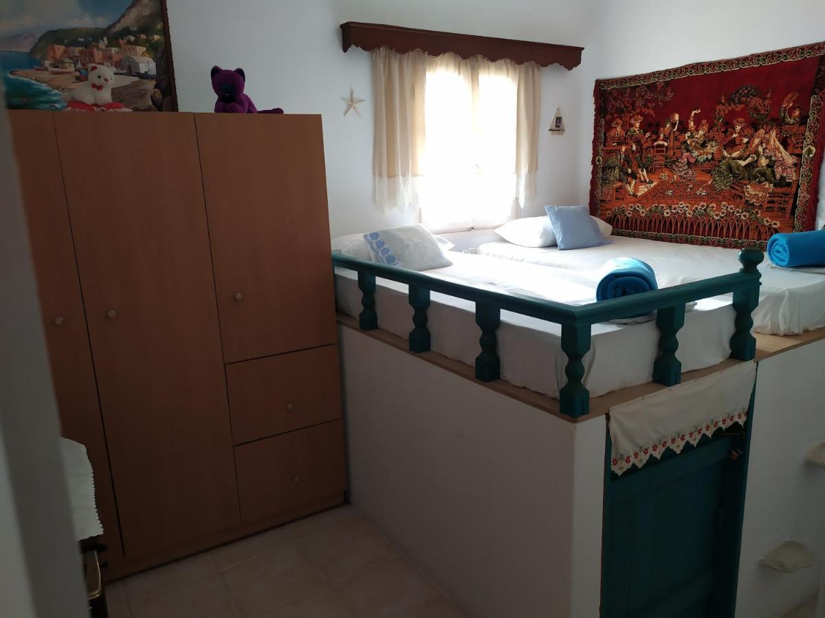 Traditional House Marivilla Мастіхарі Екстер'єр фото